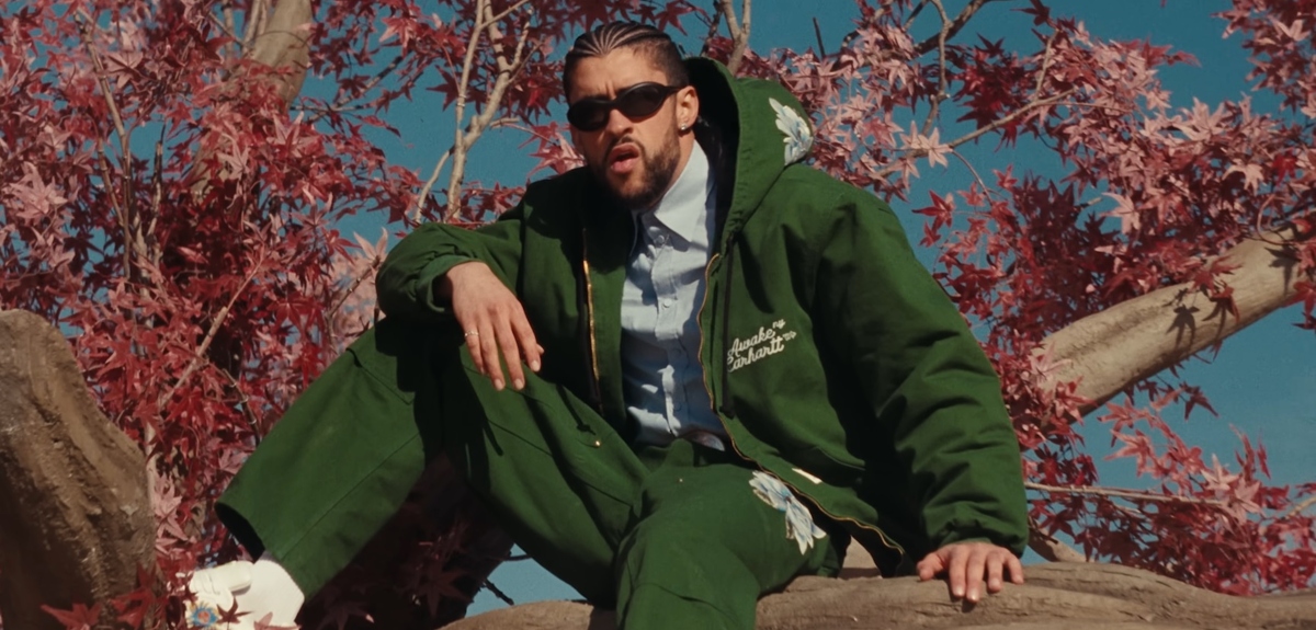 Bad Bunny apareció con particular 