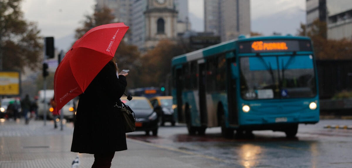 Lluvia en Santiago: pronostican cuándo efectivamente iniciarán las precipitaciones en la capital