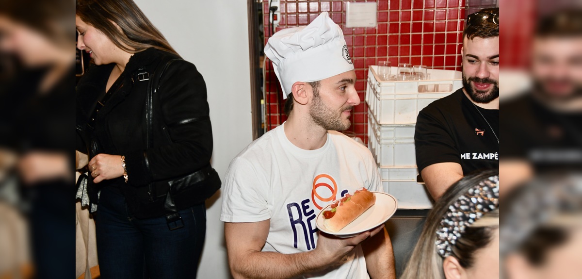 Día del Completo: Tomás González estrena nuevo producto de su emprendimiento en Dominó