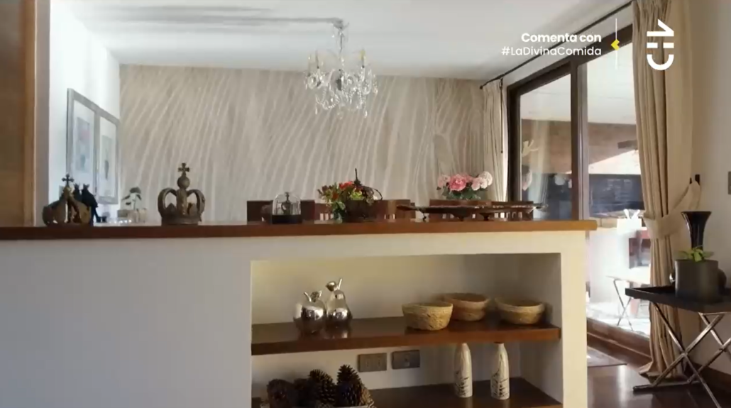 Eduardo de la Iglesia presentó su nueva y bella casa en La Divina Comida: mostró reliquia de 1978