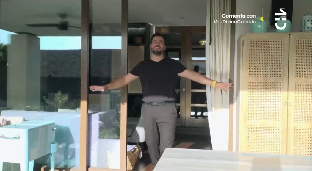 Eduardo de la Iglesia presentó su nueva y bella casa en La Divina Comida: mostró reliquia de 1978