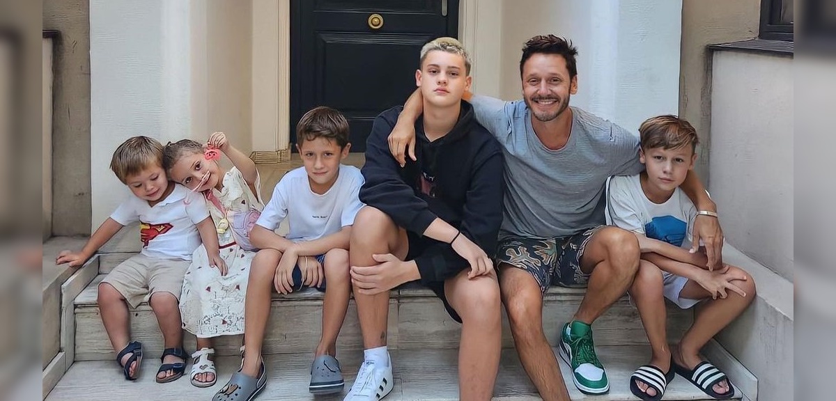 Hijos de Benjamín Vicuña debutaron como modelos junto a su padre: 