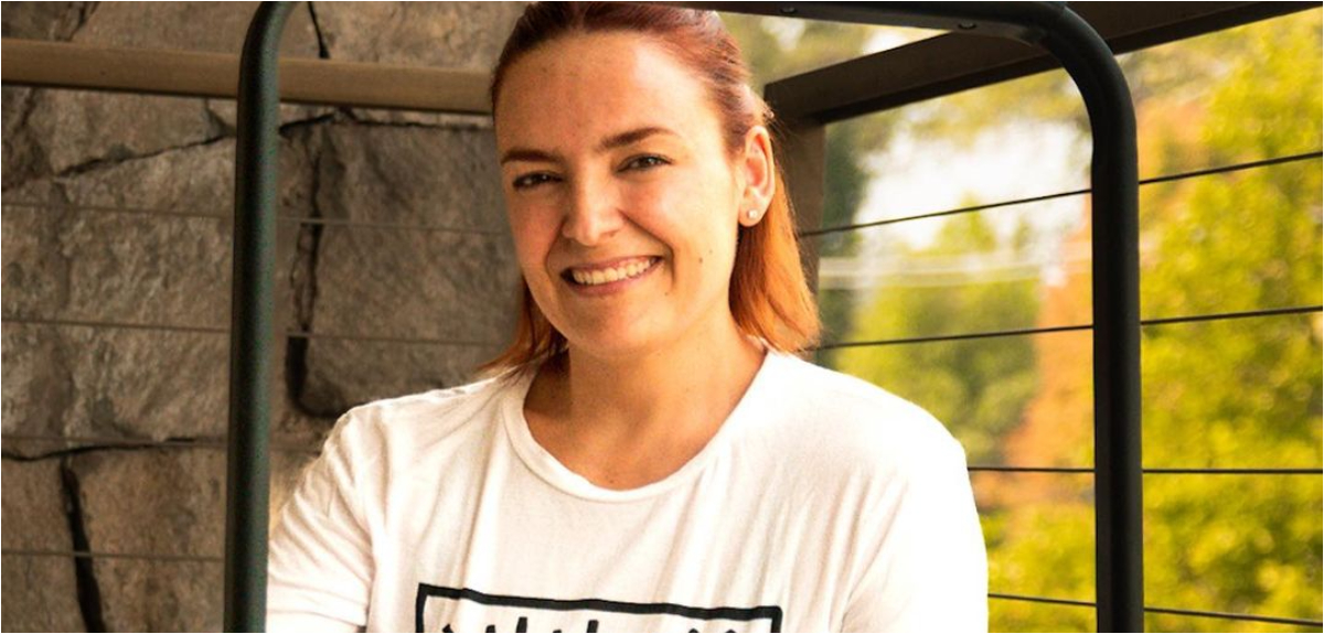 Janis Pope sufrió ataque de risa tras ver cómo quedó su nueva chasquilla: “Soy la versión barata...”