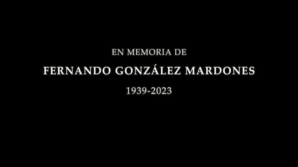 Mega rindió sentido tributo a difunto maestro de teatro Fernando González: "En memoria"