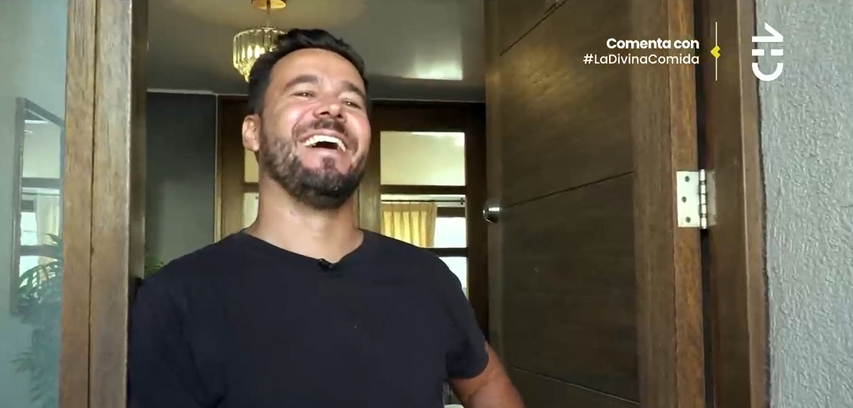 Eduardo de la Iglesia presentó su nueva y bella casa en La Divina Comida: mostró reliquia de 1978