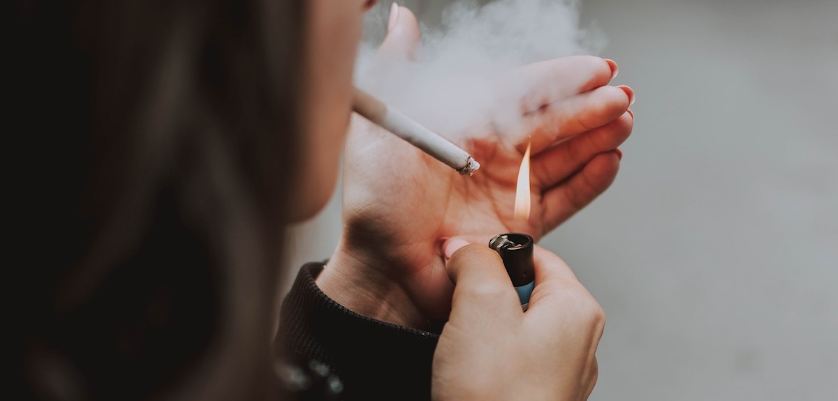 ¿Fumar ayuda con la ansiedad? Psiquiatra derribó mitos sobre el tabaquismo y la salud mental