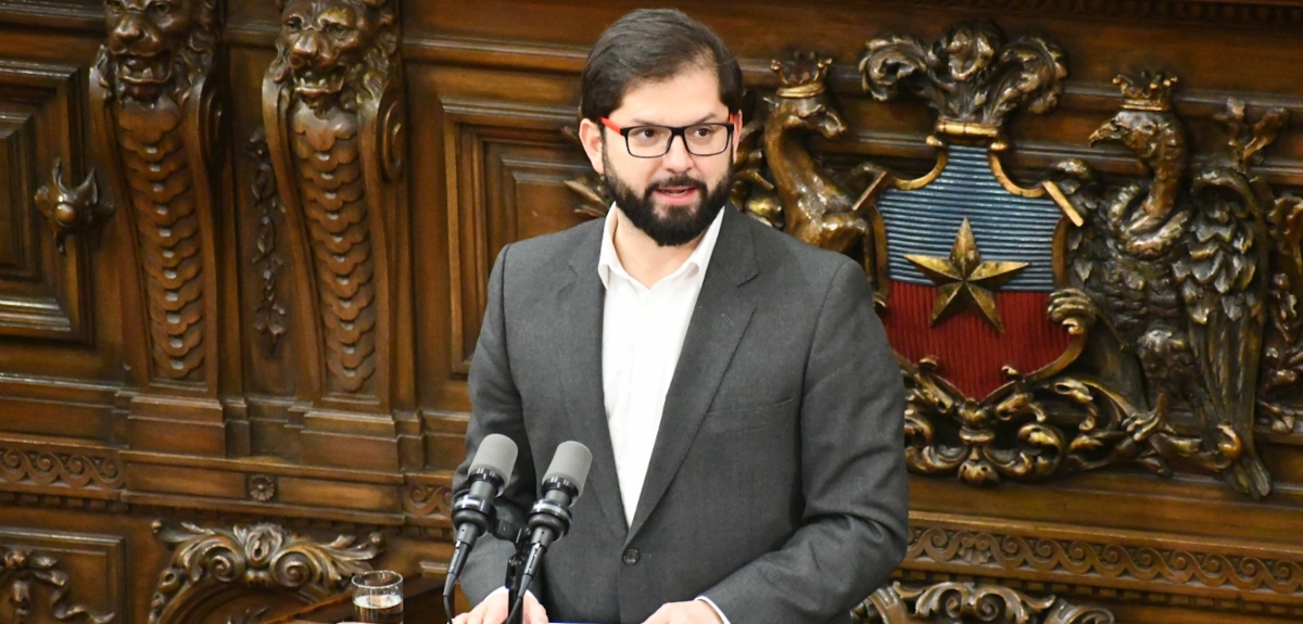 Encuesta Cadem: aprobación del presidente Gabriel Boric se desploma y llega al 33%