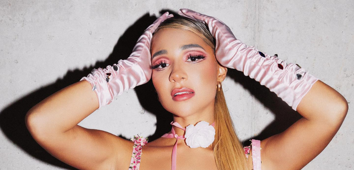 Princesa Alba enfrentó las críticas por desafinar en Premios Pulsar: “No me voy a hacer la lesa”