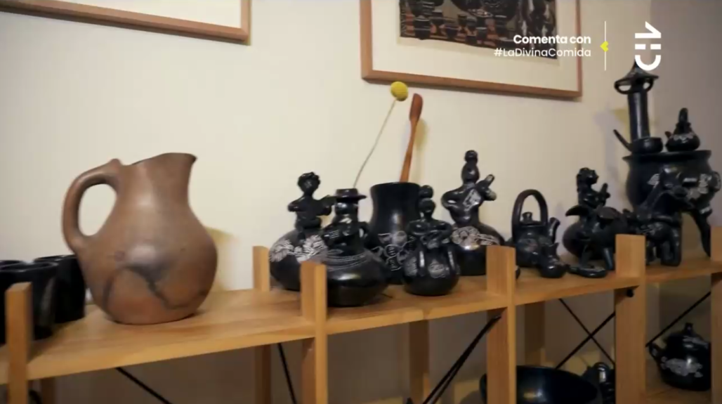 Ministro Esteban Valenzuela mostró sus dos casas en La Divina Comida: tiene particular colección