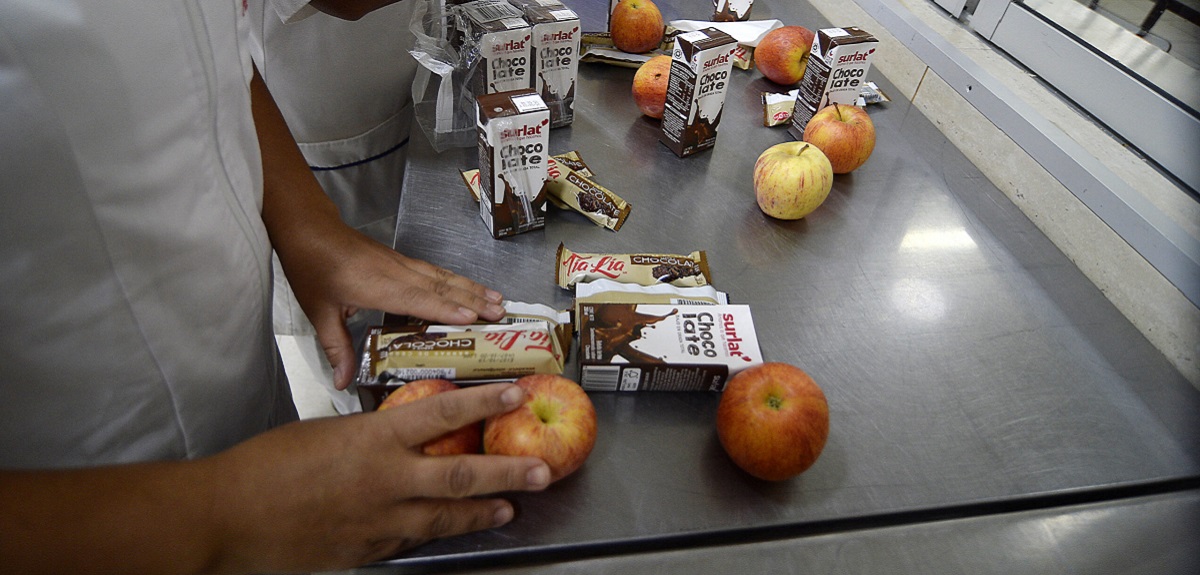 ¿Pagaron $3.500 millones por 30 colaciones? Esto respondió el Gobierno tras acusación contra Junaeb