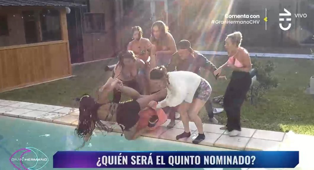 Francisco empujó a la piscina a Estefanía en Gran Hermano