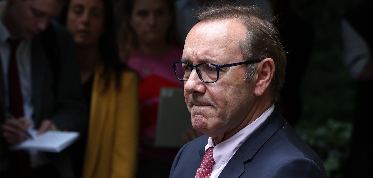 Kevin Spacey fue absuelto de 9 delitos sexuales: actor quebró en llanto tras veredicto