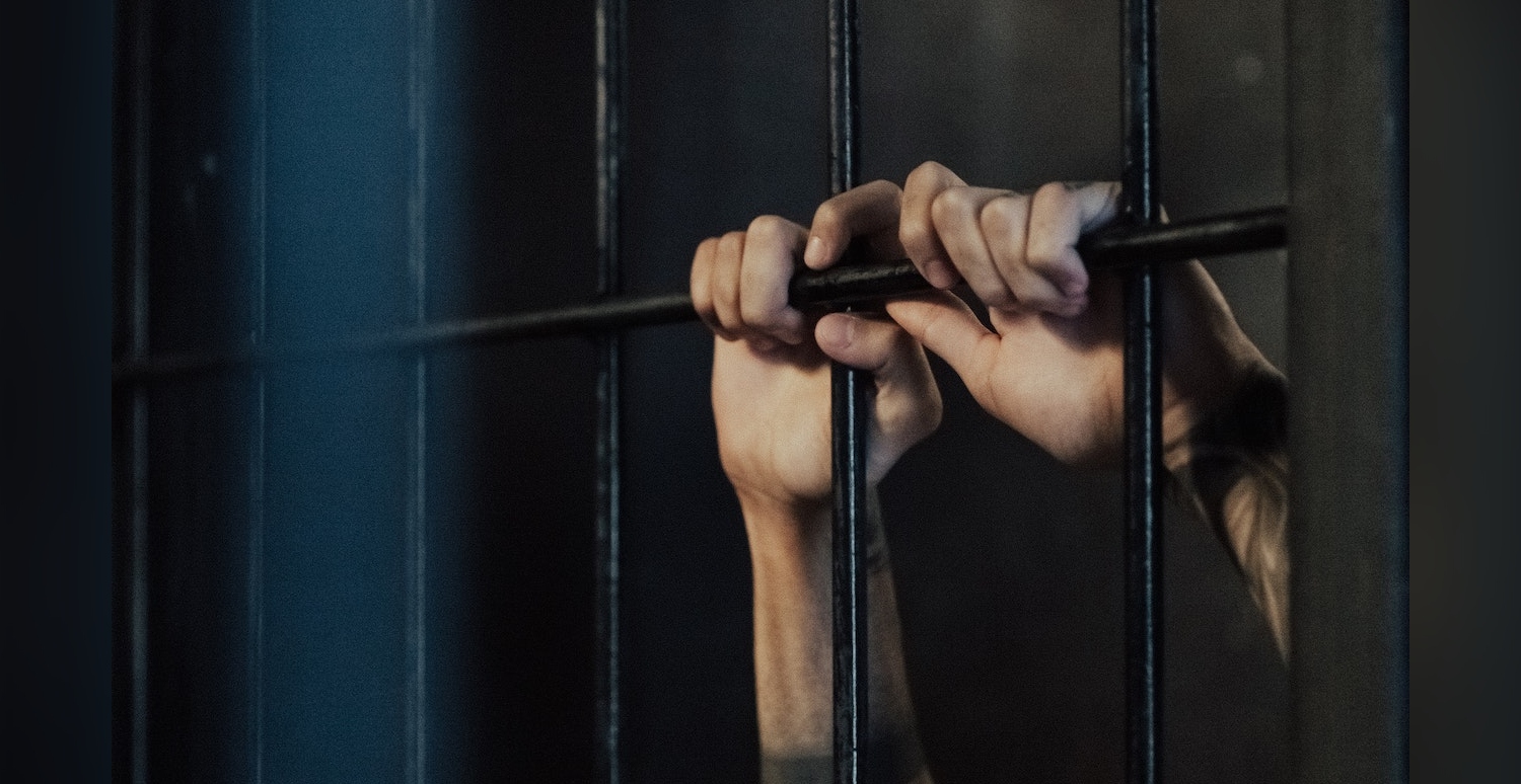 Niño de 2 años muere en cárcel de Perú: culpan a su padre de asesinarlo durante una visita