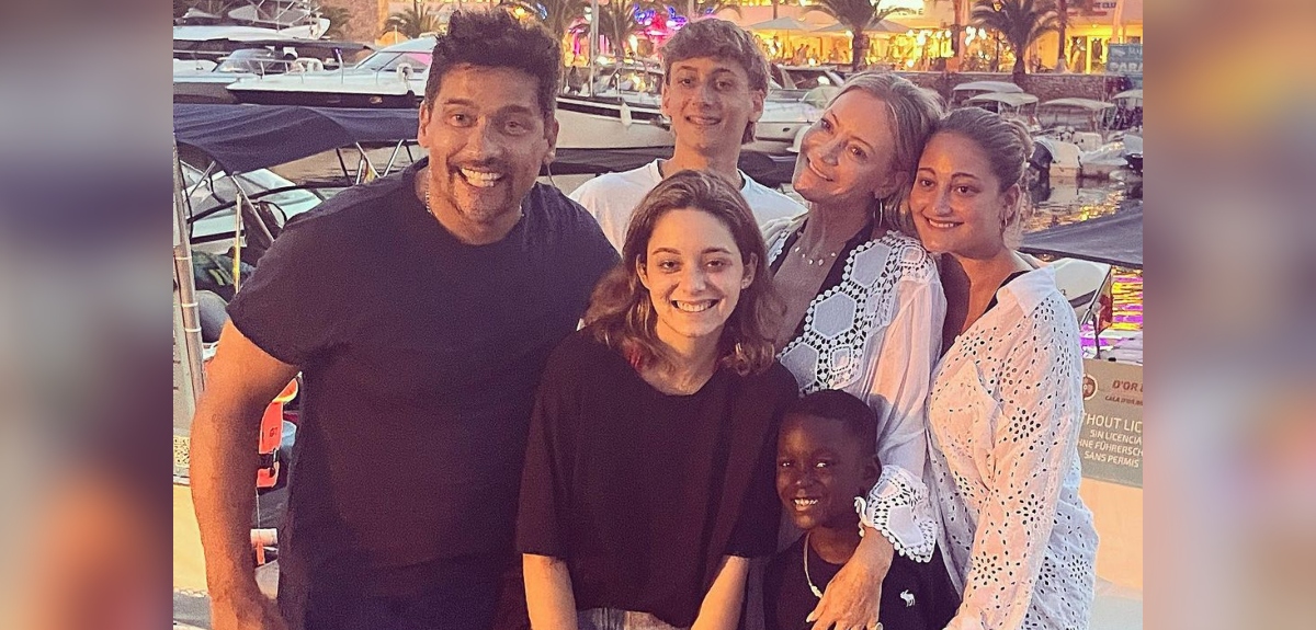 Un extenso tour por Europa: Marcela Vacarezza y Rafael Araneda disfrutan sus vacaciones en familia