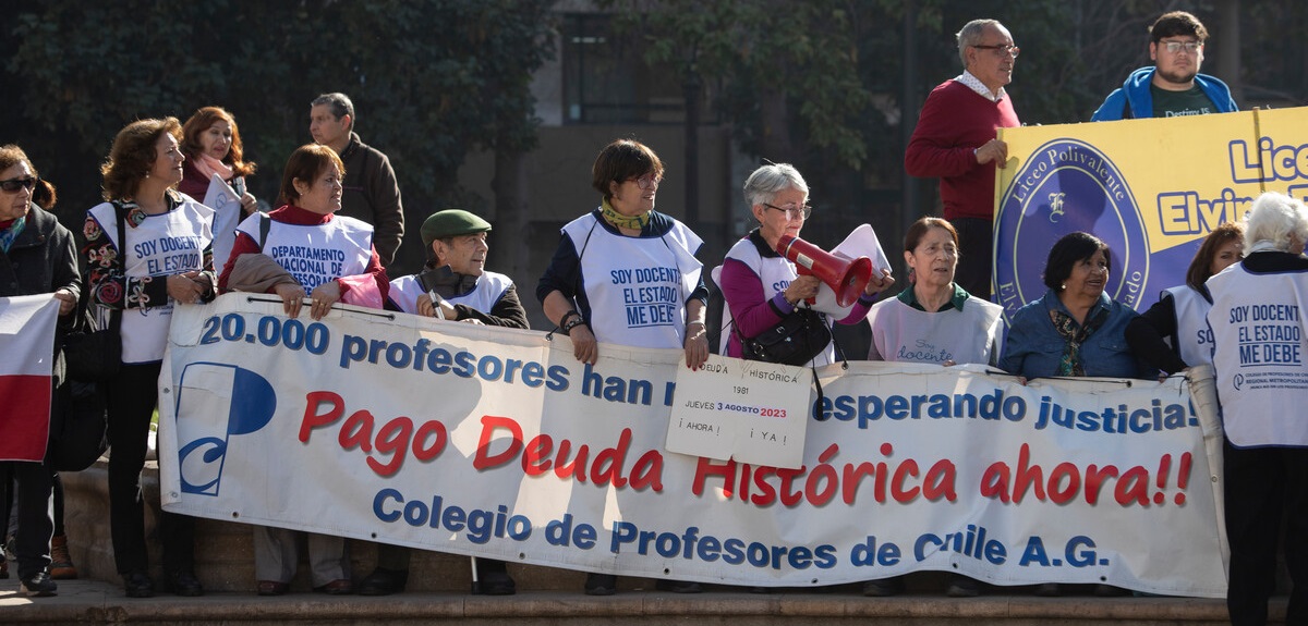 Colegio de Profesores amenaza con paro indefinido si no hay respuesta ante sus peticiones