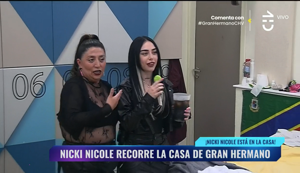 Regalo de Pincoya a Nicki Nicole