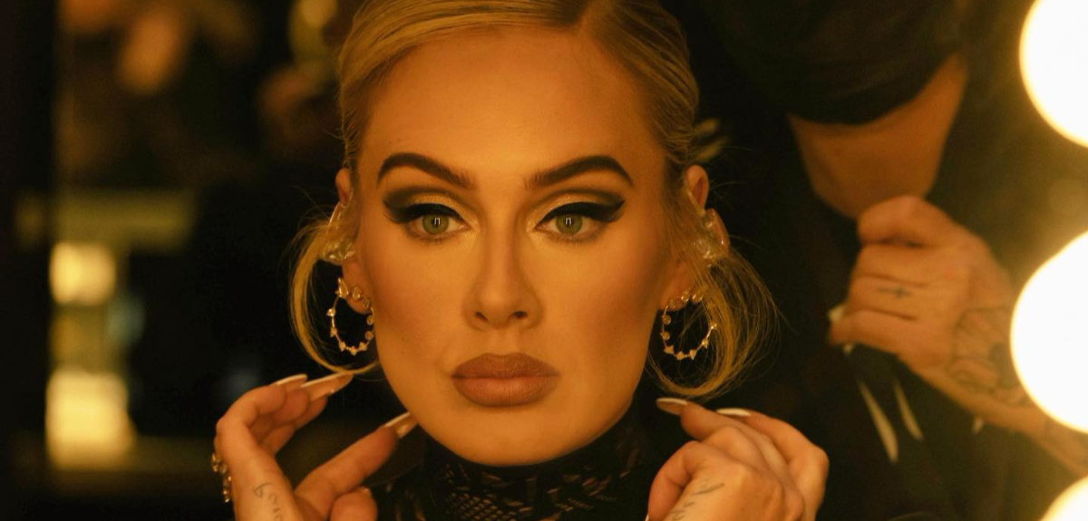 Adele causa preocupación tras colapsar en concierto en Las Vegas: tuvieron que levantarla del suelo