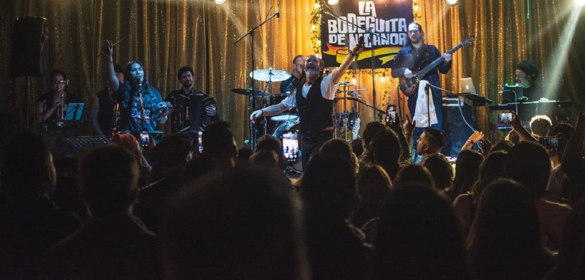 El llamado de penquista para encontrar a chico que besó 