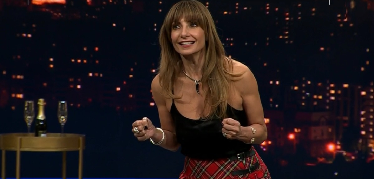 Macarena Venegas relató tragicómico accidente con su expololo en un auto descapotable: 