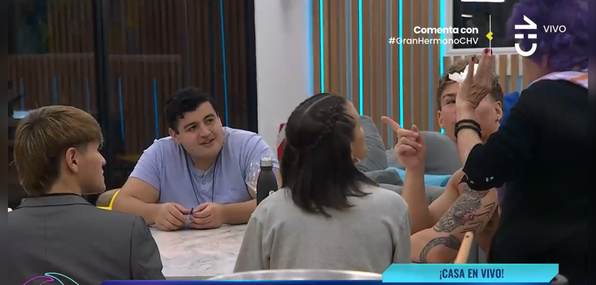 Mónica se levantó de su silla y encaró a Coni tras broma en Gran hermano: 