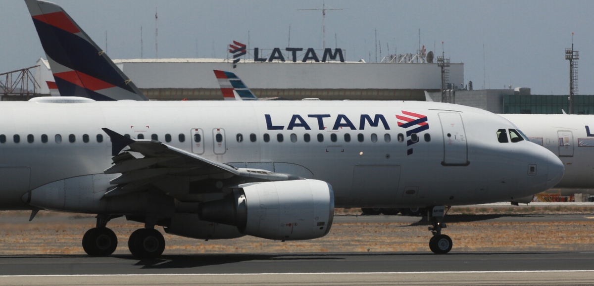 Piloto de Latam muere tras presentar problema de salud durante vuelo: aterrizaron de emergencia