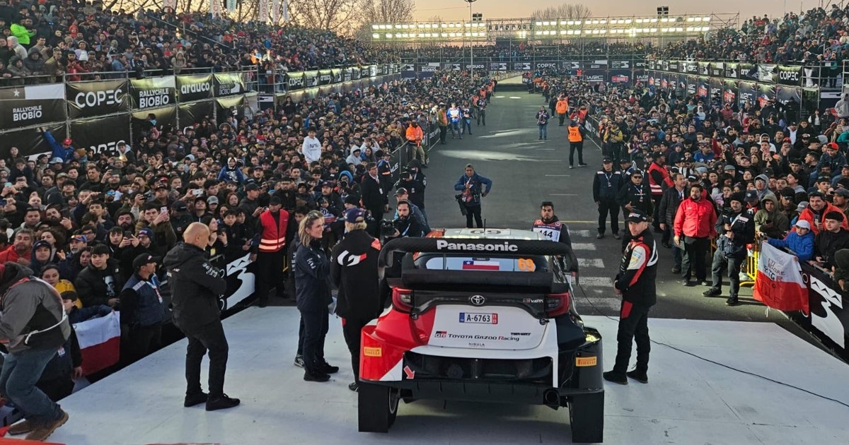 Campeonato Mundial de Rally: Boric ganó pifias y Carabineros la ovación del público del WRC