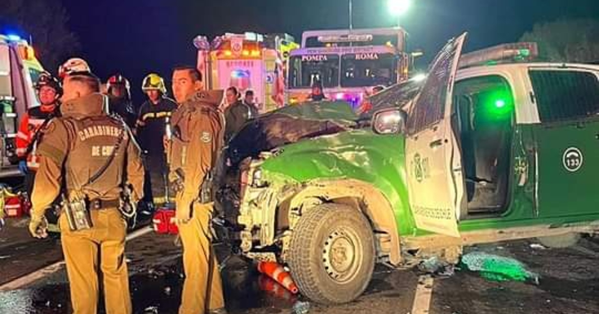 Dos carabineros y un civil mueren tras persecución en Los Andes: sujeto provocó violento choque
