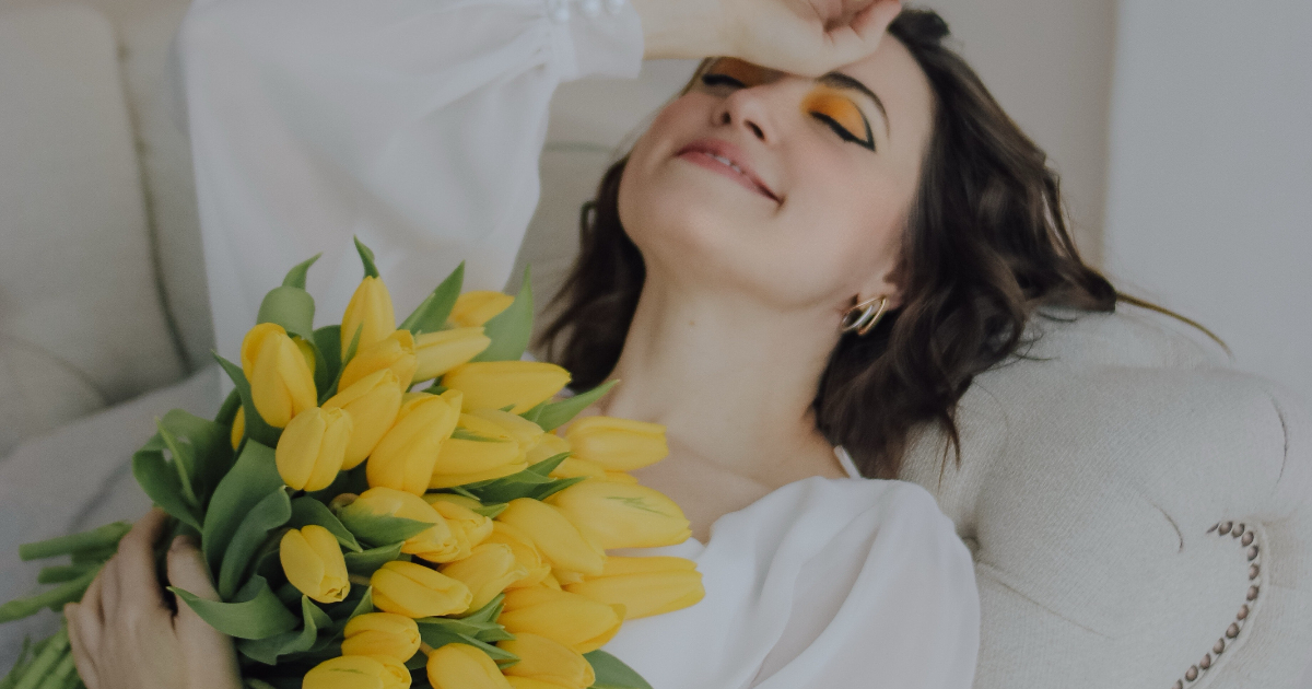 ¿Por qué se regalan flores amarillas el 21 de septiembre? Conoce el origen del famoso reto viral