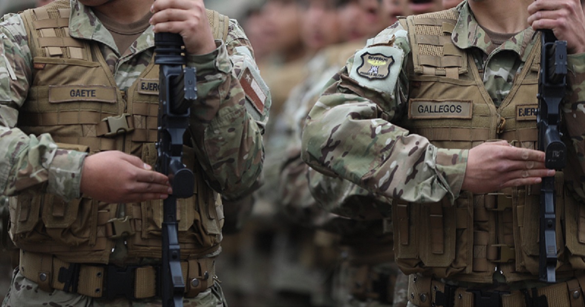 Hijo de militar muere tras caer a piscina de regimiento en Conchalí: sufría autismo y epilepsia