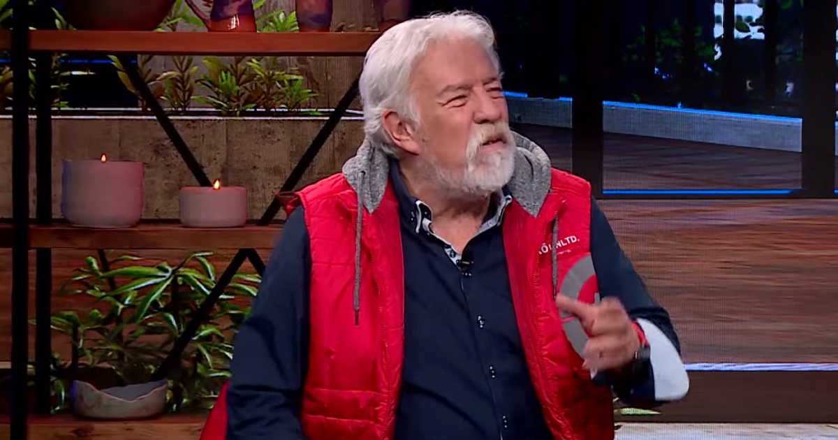 Iván Arenas sacó carcajadas al contar cómo pasó 3 meses compartiendo cama con un amigo y su esposa