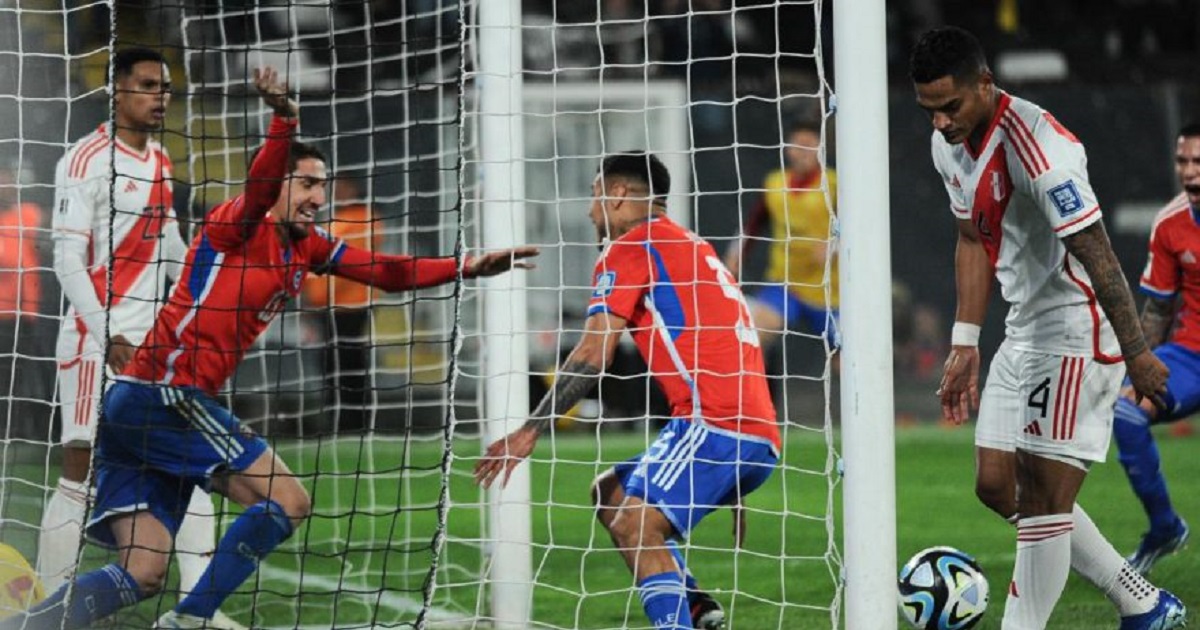 Actitud de la hinchada chilena dejó en shock a medios peruanos: 