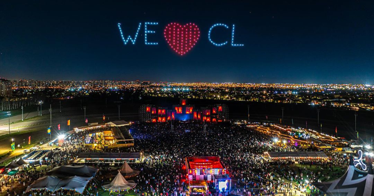 Drones, fuegos artificiales y una multitudinaria fiesta: así fue Creamfields Chile 2023