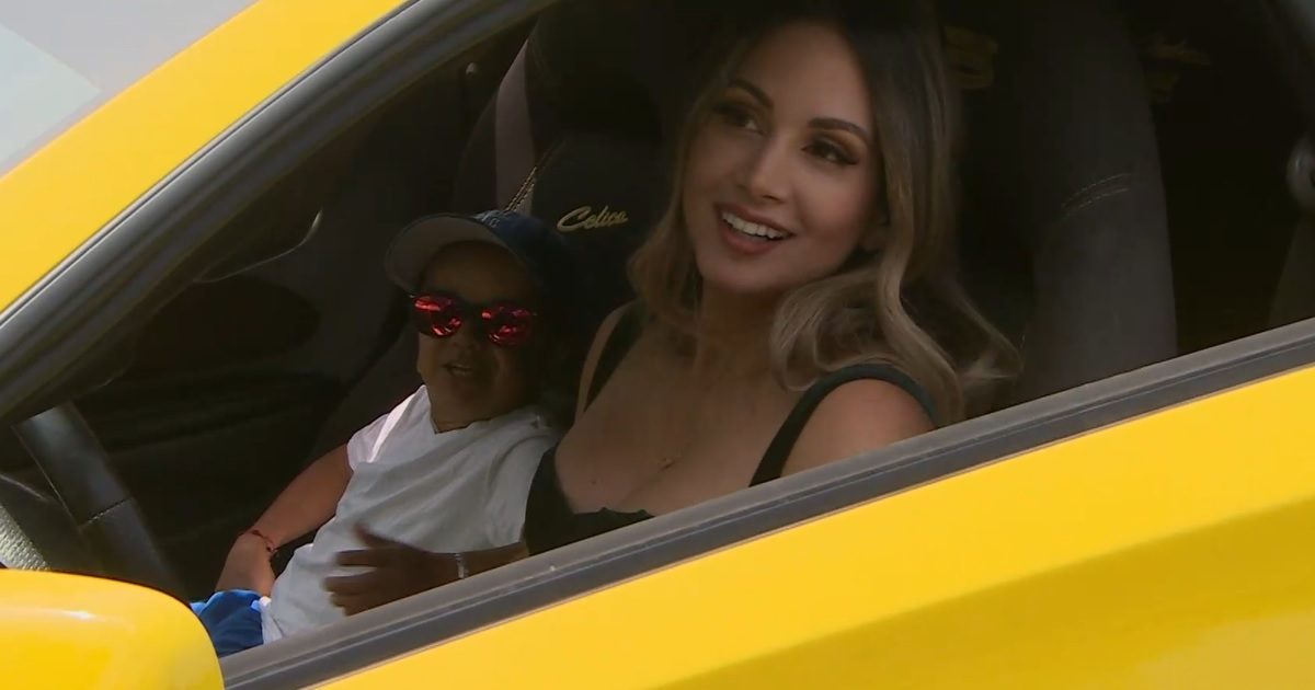 Miguelito coqueteo modelo en Tierra Brava