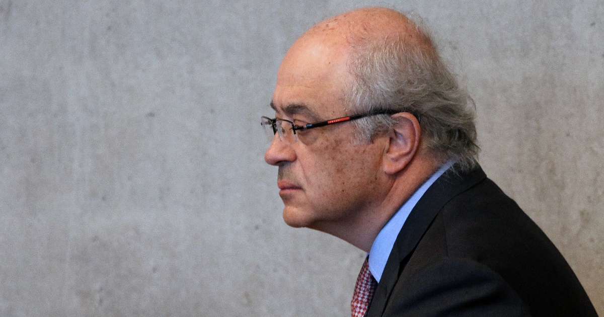 Condenan a oncólogo Manuel Álvarez por abusar de paciente: clínica Las Condes suspende sus funciones