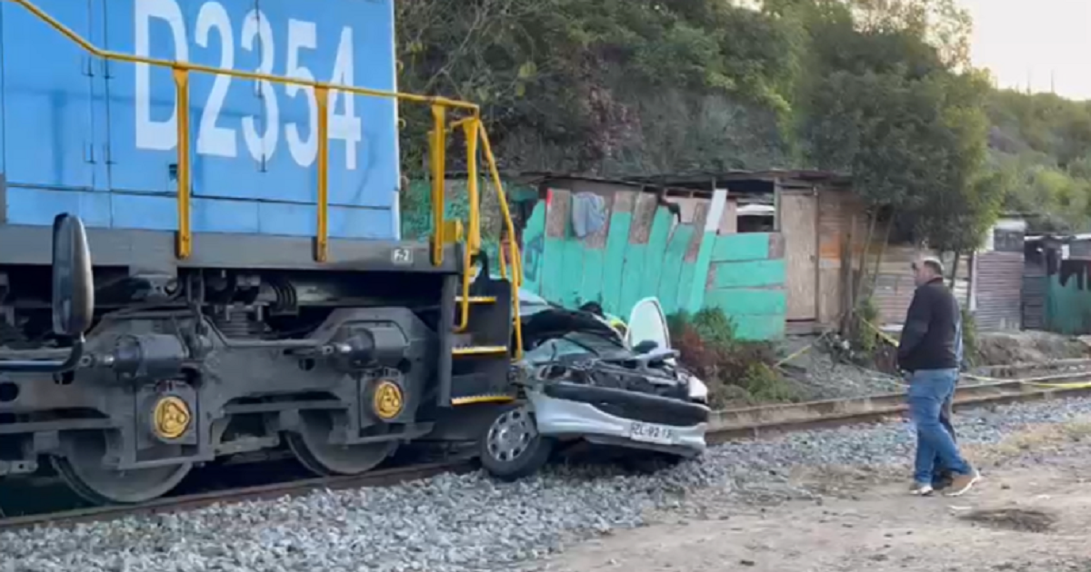 Solo la madre sobrevivió: un papá y su hijo de un año mueren tras accidente con tren en Concón