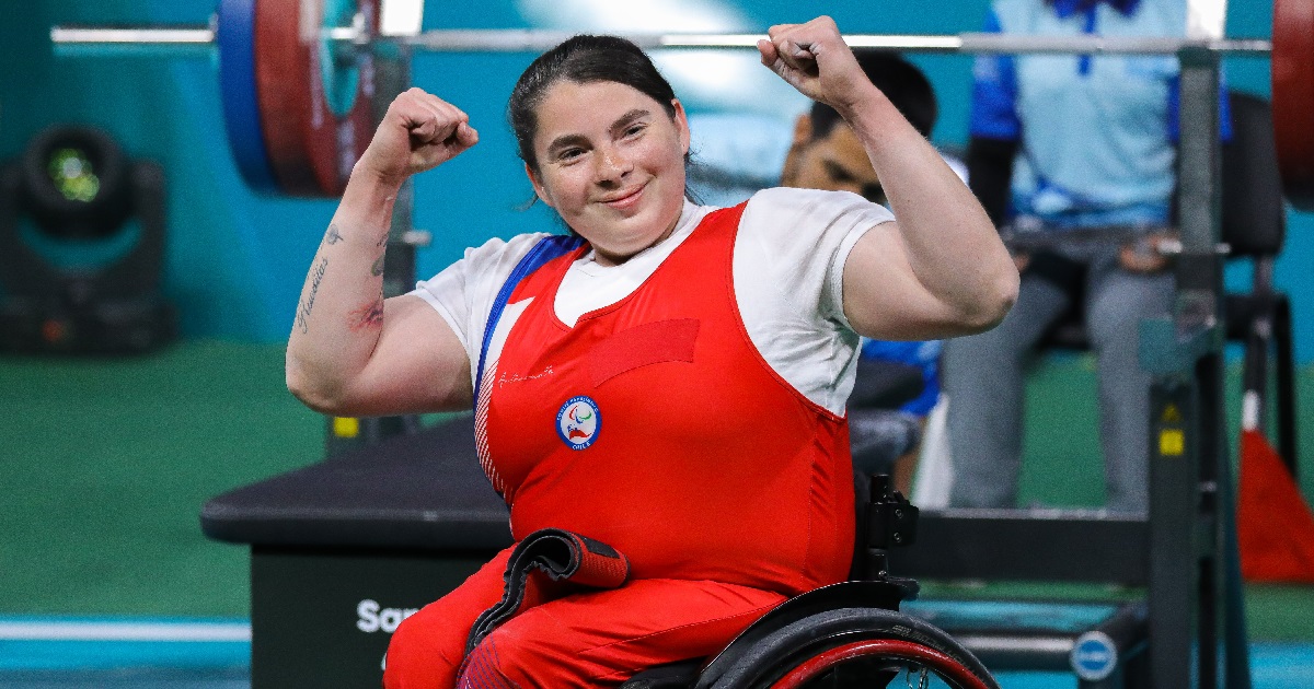 Sexto oro para Chile en los Parapanamericanos: Camila 'Rueditas' Campos batió récord en powerlifting