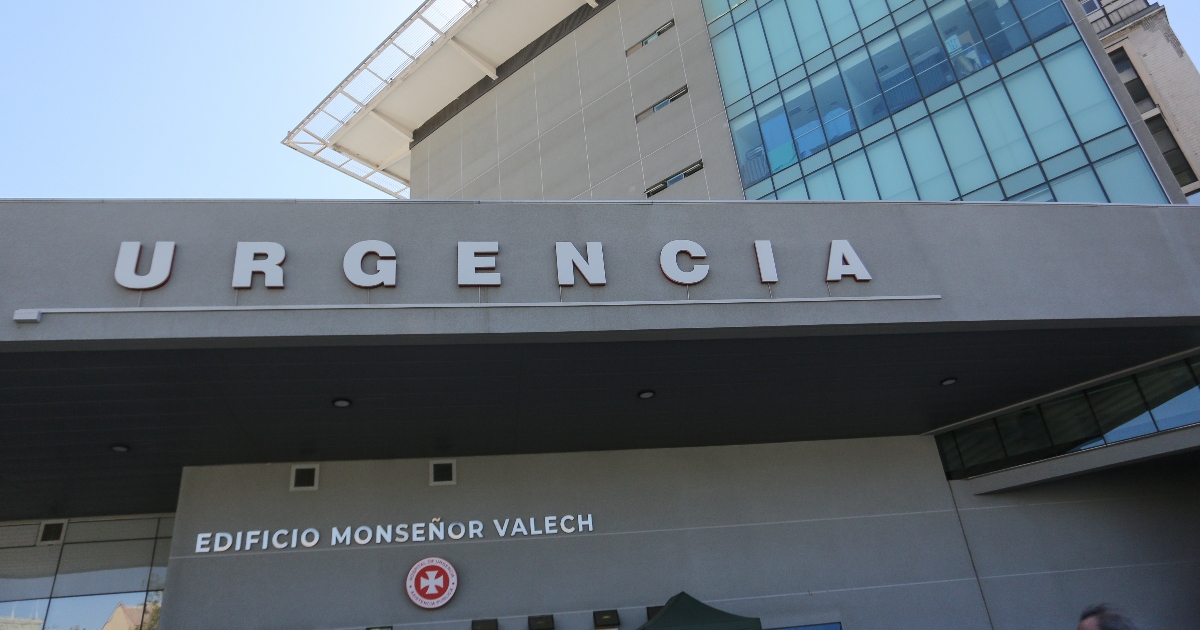 Enfermero de ex Posta Central es sorprendido sustrayendo fentanilo, la droga zombi, desde un box