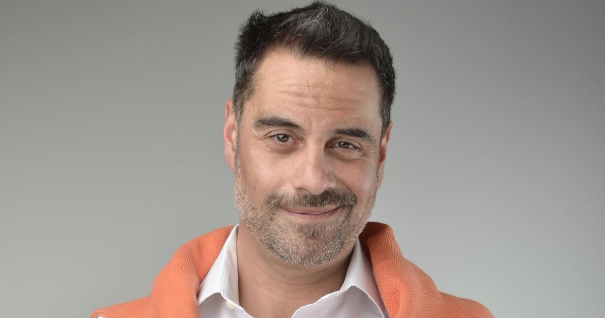 Julio Jung Duvauchelle prepara proyecto teatral junto a su madre: 