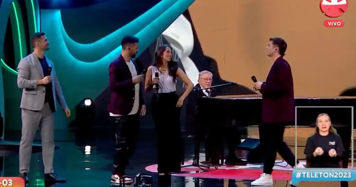 Nietos de Valentín Trujillo se lucieron cantando junto a él en la Teletón