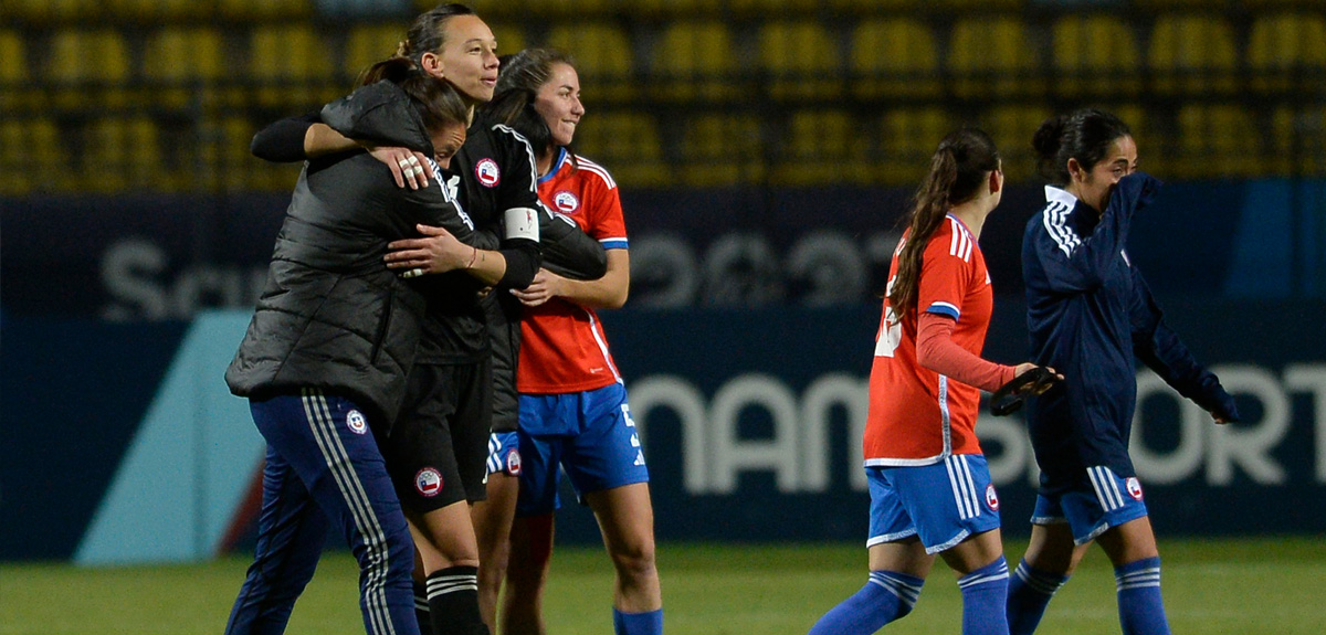 Canales regresó a España: confirmaron que La Roja se quedó sin arqueras para duelo por oro