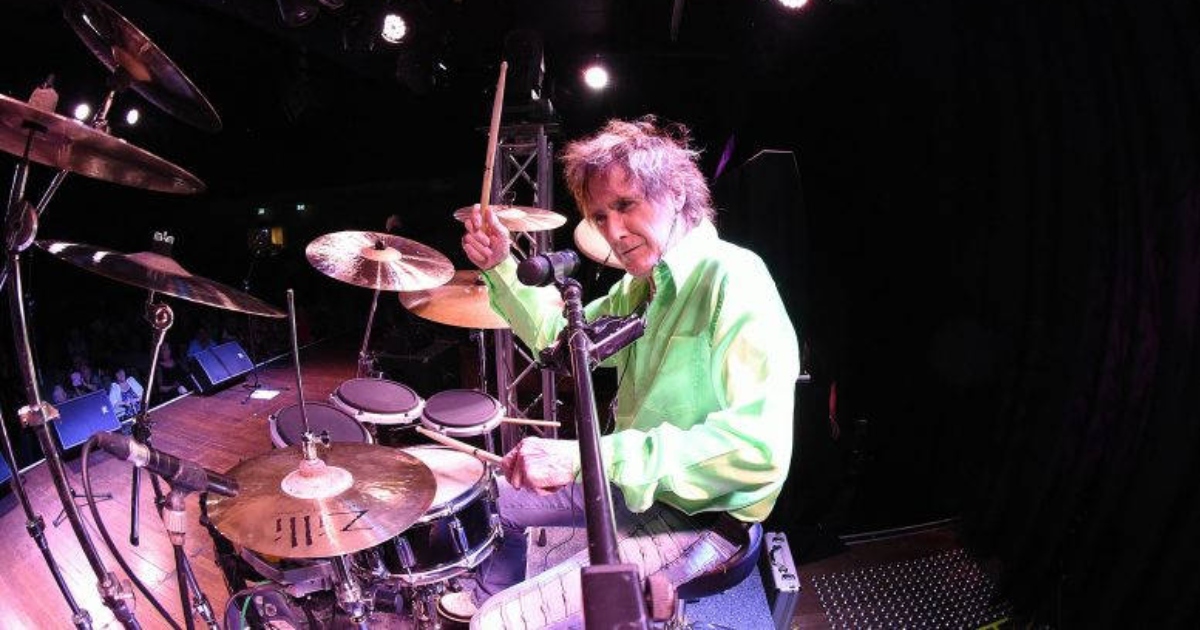 AC/DC está de luto por muerte de Colin Burgess, baterista original de la banda