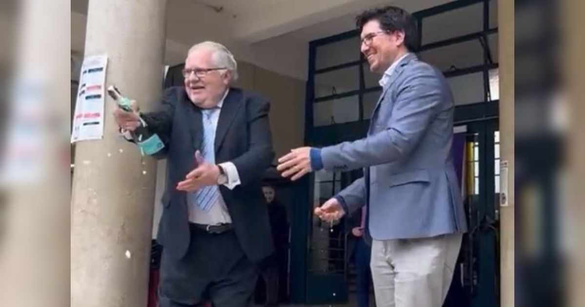 Abogado aprobó su examen de grado en la Universidad de Chile después de 45 años: 