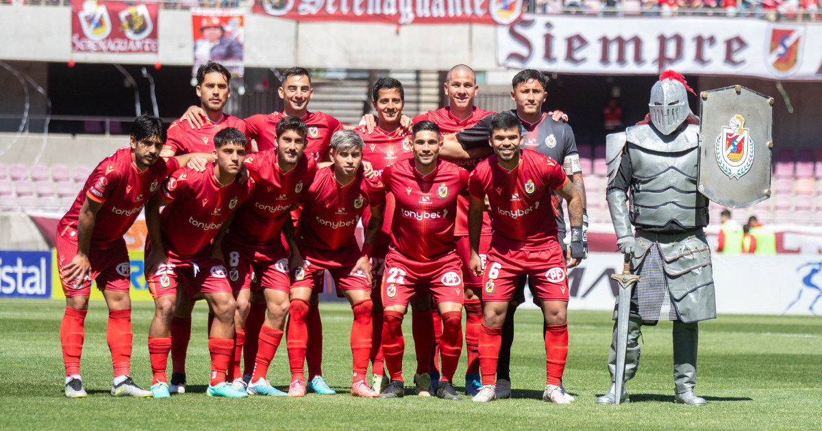 Deportes La Serena recibió lluvia de burlas tras insólito y vergonzoso error en su indumentaria