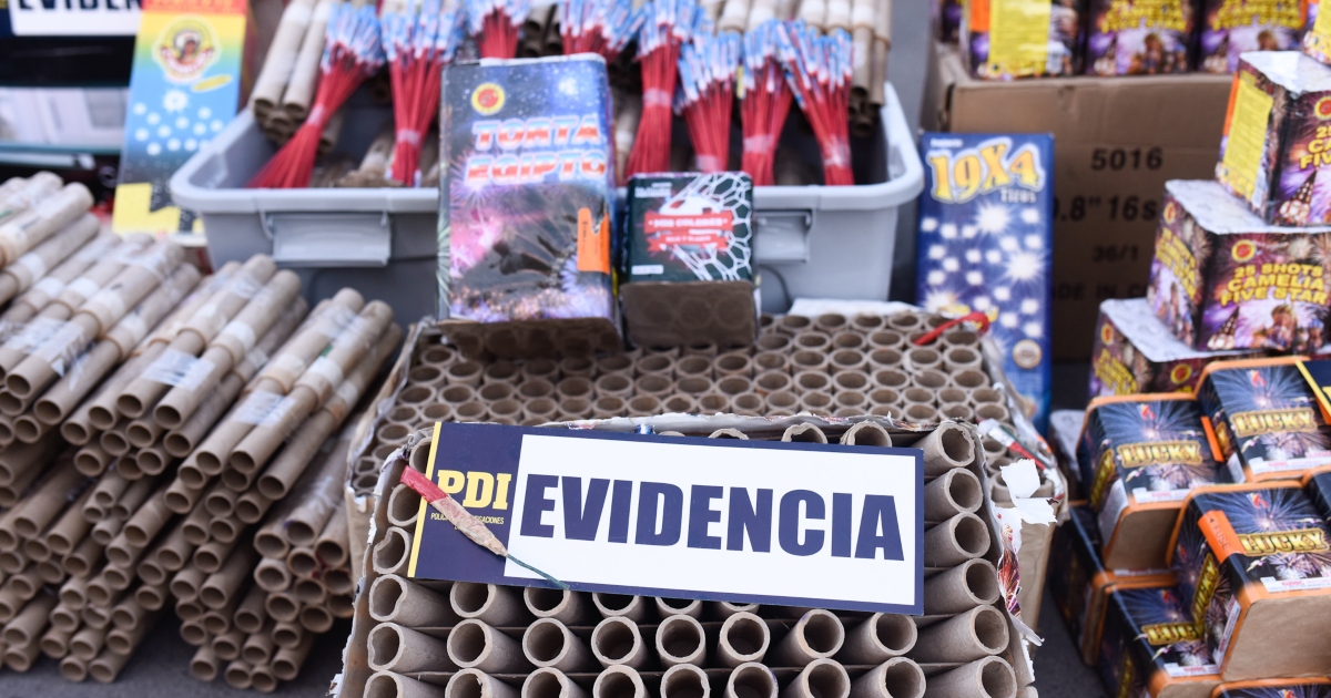 PDI incautó más de 5600 fuegos artificiales ilegales: iban a ser vendidos en Estación Central