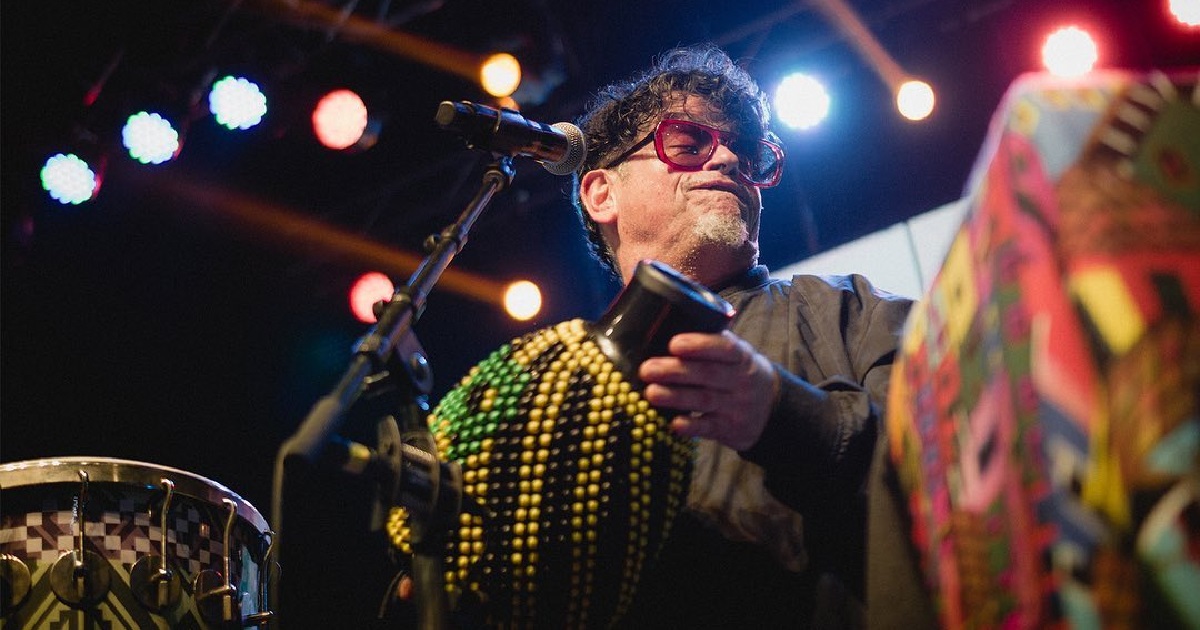 Por su amplia trayectoria en la música chilena: Joe Vasconcellos recibió importante reconocimiento