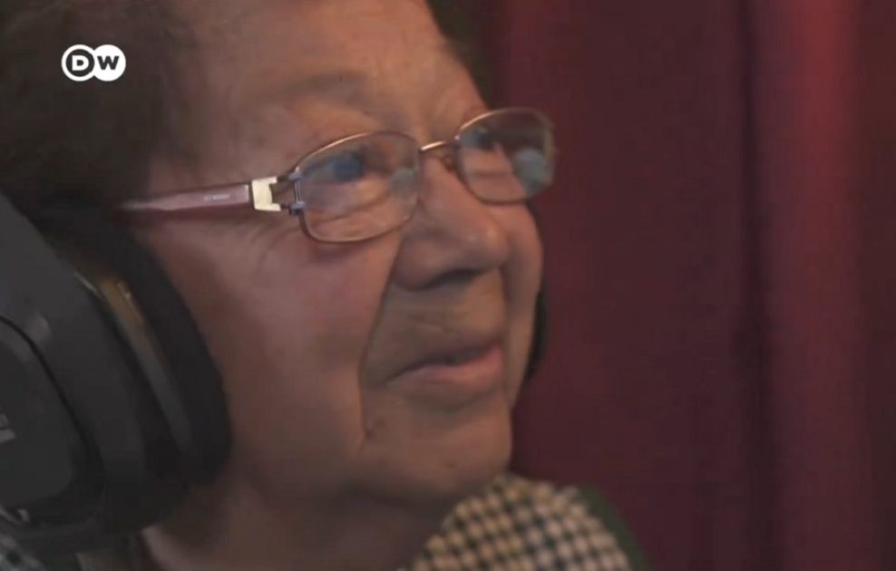 Mami Nena abuela gamer Free Fire