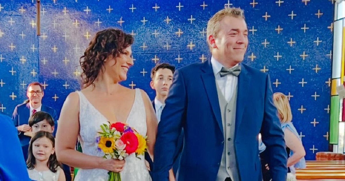 Caminó al altar junto a sus hijos: revelan primeros registros del matrimonio de Catherine Mazoyer