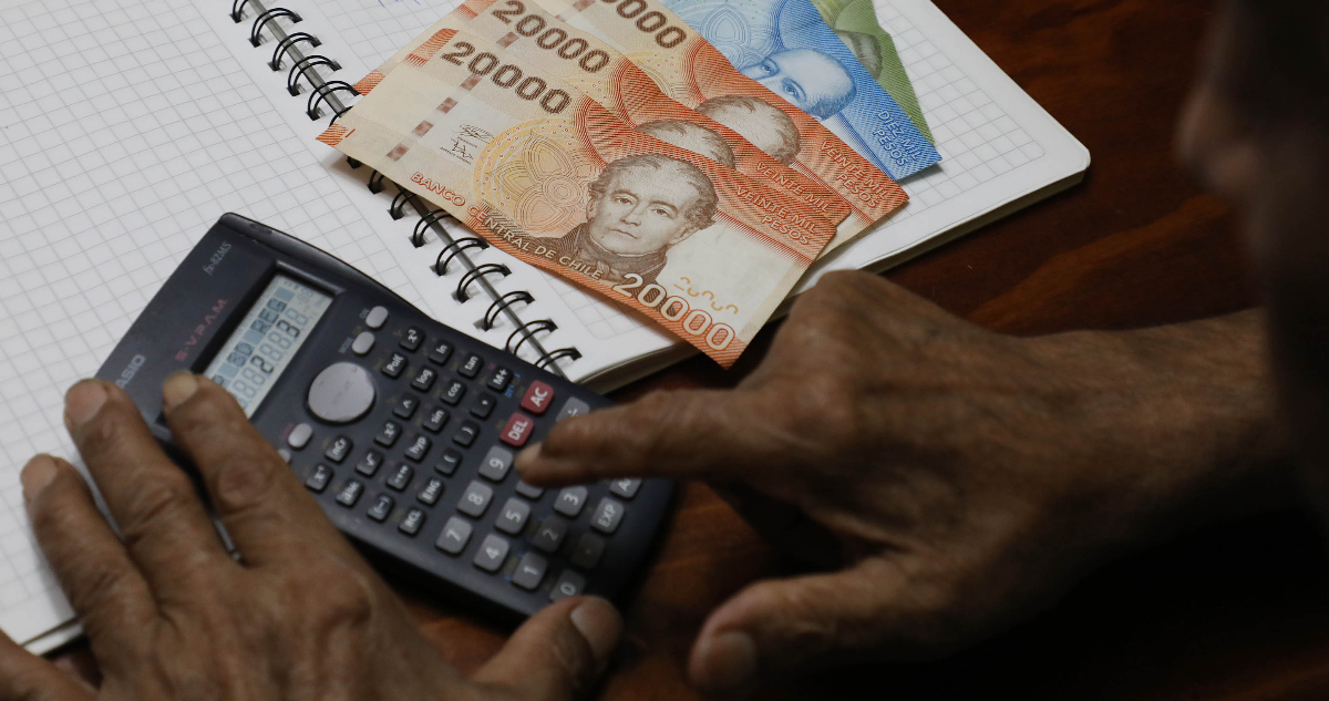 Experta en pensiones explica qué es la tasa de reemplazo, cómo se calcula y las brechas en Chile