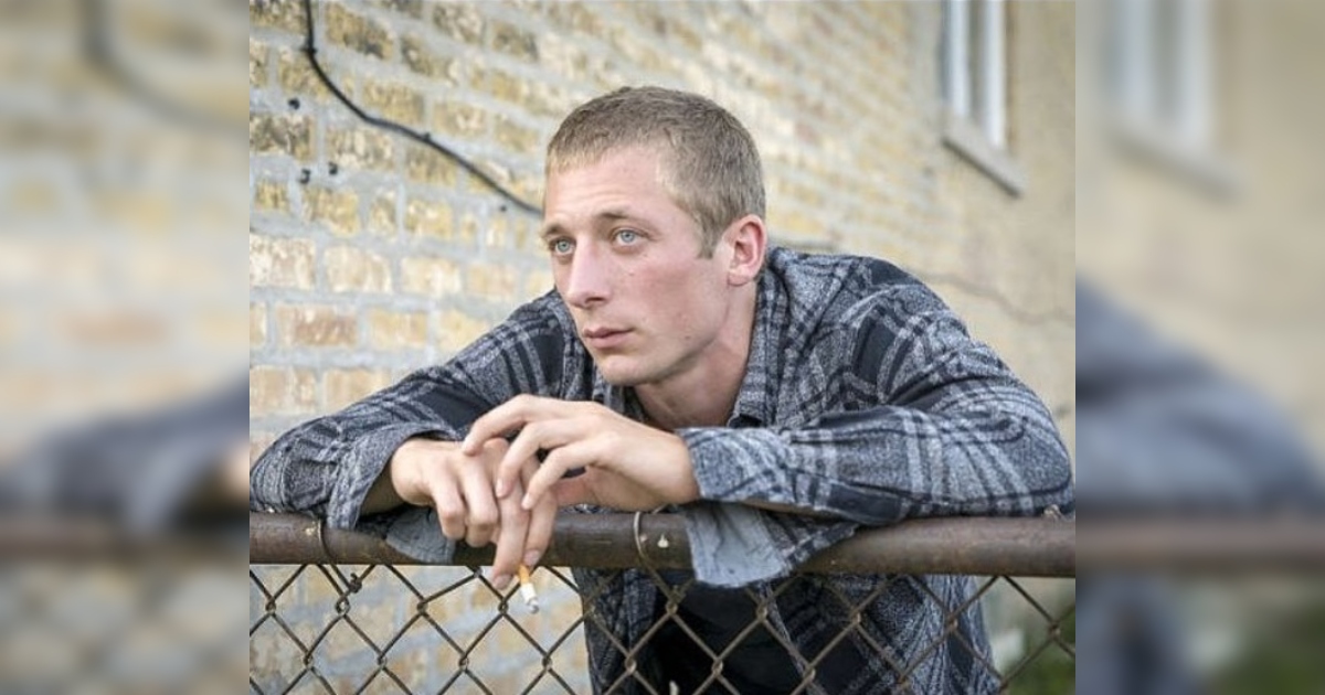 Actor vinculado a Rosalía, Jeremy Allen White, posó en ropa interior y causó locura en redes