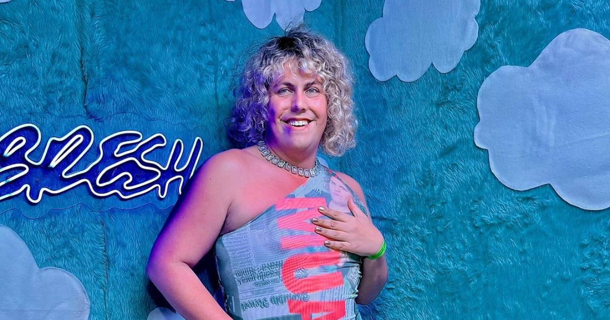 Simón de la Costa sorprendió con fotografía suya cuando tenía 17 años: 